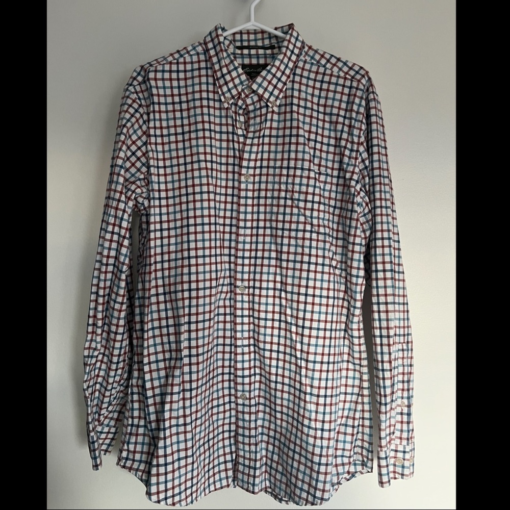 EDDIE BAUER - MEDIUM - LONG SLEEVE BUTTON DOWN